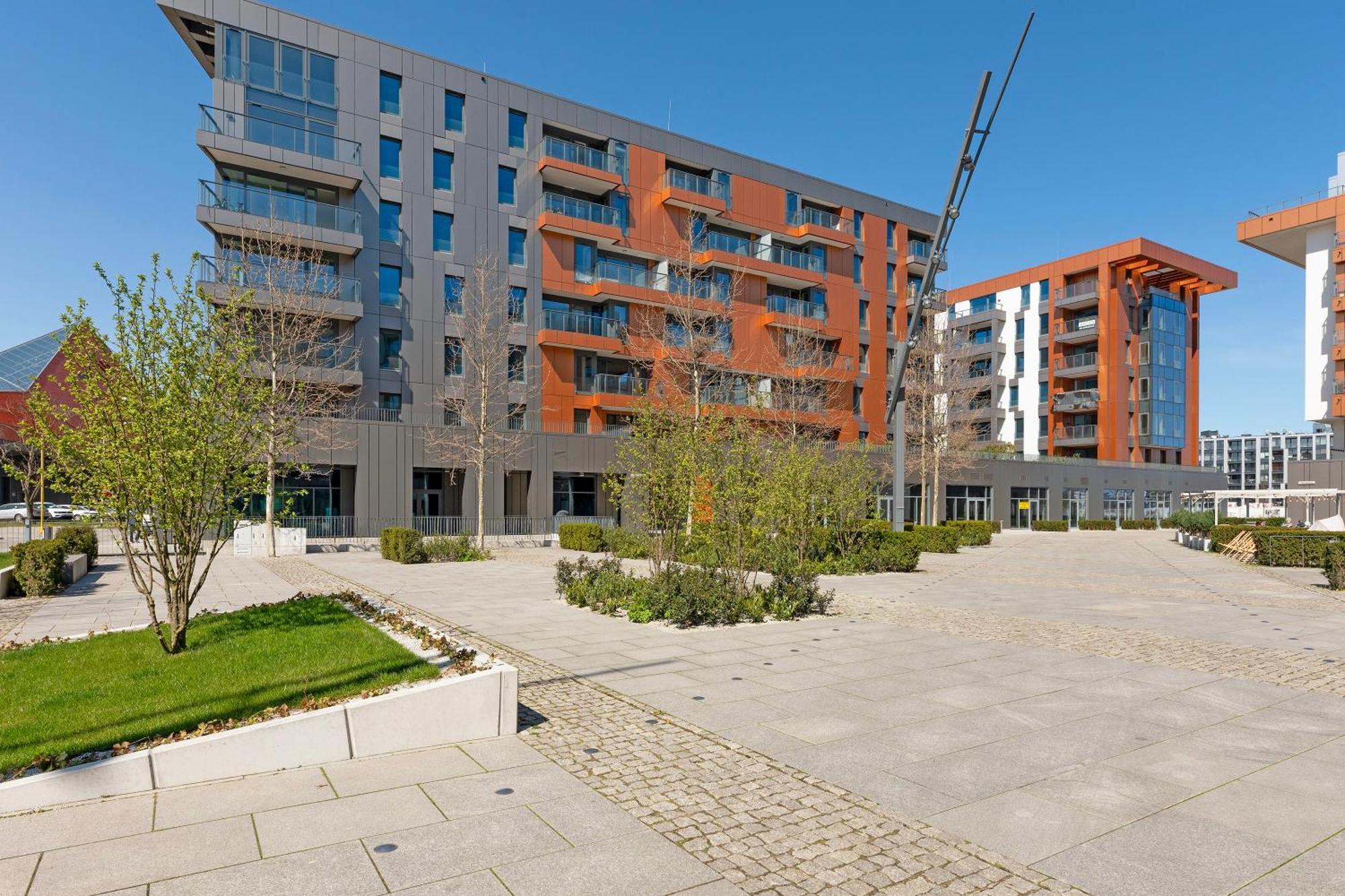 Brabank 20 By Grand *
